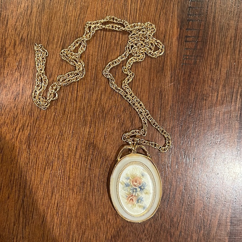 Vintage floral necklace